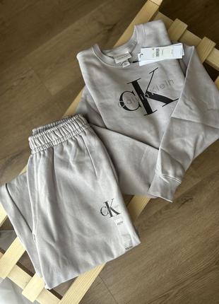 Костюм спортивный прогулочный 40AM246 calvin klein