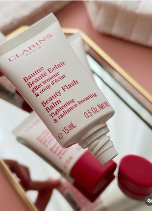 Відновлюючий бальзам миттєвої дії clarins beauty flash balm.