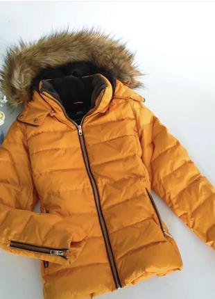 Зимова пухова куртка zara