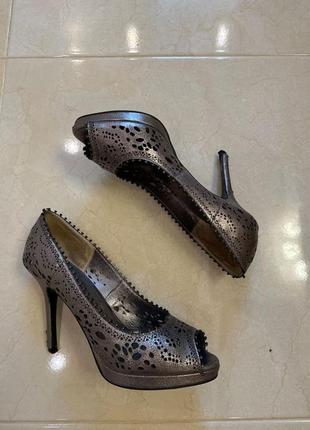 Женские кожаные туфли 36 размер