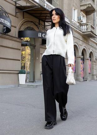 Брюки палаццо кашемировые с защипами черные