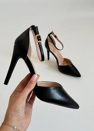 Туфлі шпилька