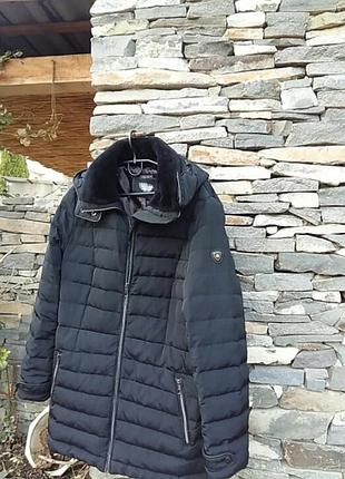 Пуховик теплый от известного бренда maxs mara.