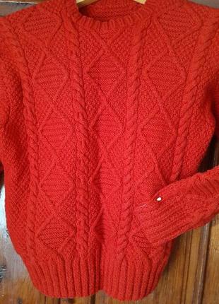 Женский сведр красный