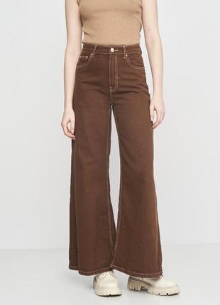 Джинсы клеш багги коричневые bershka