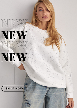 Утепленный свитшот украшен термостразами