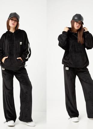 Классный утепленный велюровый костюмчик для девочек