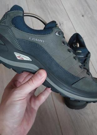 Термокроссовки
lowa 
мембрана gore-tex
р. 41, 26.2 см