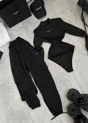 Костюм жіночий чорний однотонний боді на довгий рукав на кнопках штани джогери на високій посадці якісний стильний