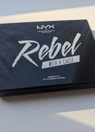 Палетка тіней від nyx