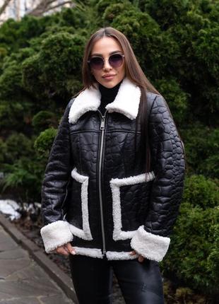 Зимова коротка дублянка на блискавці з хутром на рукавах і хутряним коміром