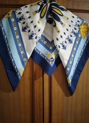 Хустка жіноча, вінтажна 79×76см, є дефекти, імпортна.