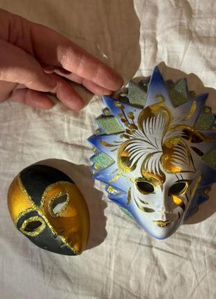 Сувенирные венеционанские маски из фарфора