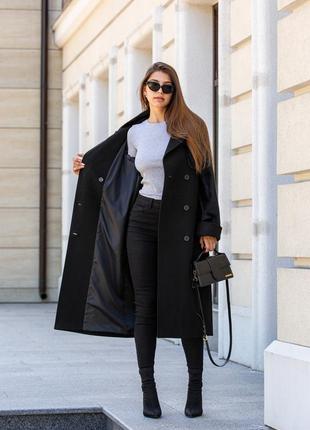 Зимнее двубортное пальто с отделкой из эко-норки6 фото