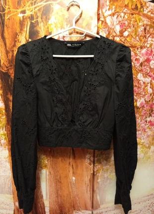 Гарна модна блуза