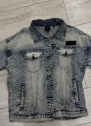 Нова джинсова куртка armani exchange