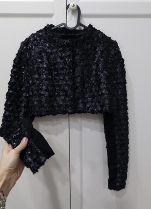 Кроп жакет от twinset (s),ткань "крыло ворона", отличное состояние