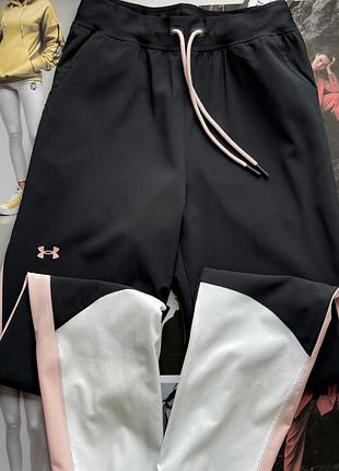 Легкие спортивные штаны under armour