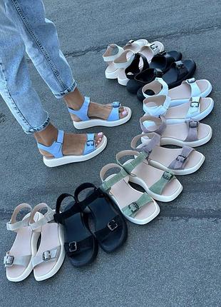 Босоніжки жіночі9 фото