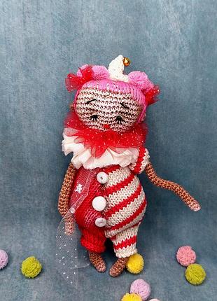 Амигуруми клоун в розовом