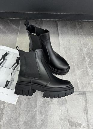 Короткі зимові шкіряні челсі