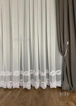 Тюль на основі бамбук білого кольору із вишивкою шиніловою ниткою по низу