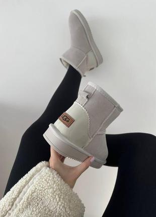 Ugg mini 6