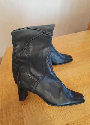 Женские осенние сапоги