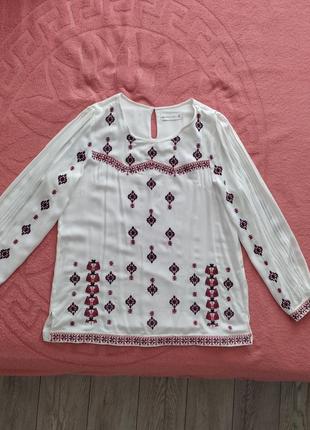 Блузка вишита нова
