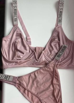 Комплект нижнего белья в стиле victoria’s secret