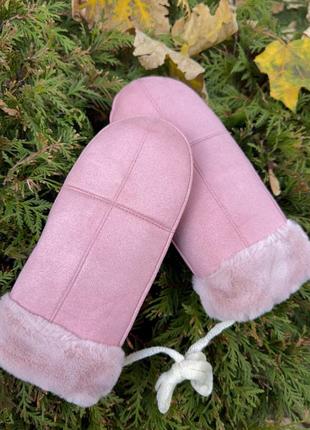 Варежки женские