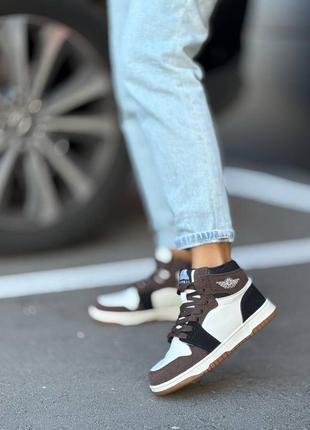 Жіночі, зимові кросівки.