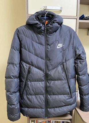 Зимова куртка  nike р s на підлітка чи чоловіка