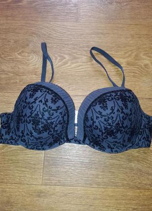 Бюстгалтер