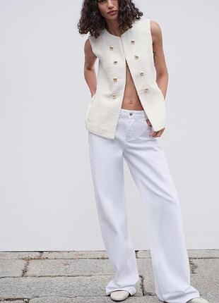 Длинный фактурный жилет