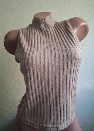 Гольф в рубчик. вязаный топ с горловиной. теплая футболка американка. бежевый, люрекс.