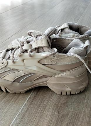 Кроссовки reebok размер 37 (6 и 1/2 или 4)