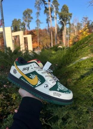 Стильные кроссовки nike dunk low and stussy colorful