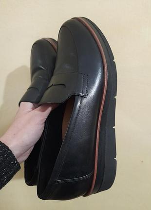 Clarks жіночі шкіряні туфлі на танкетці