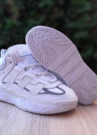 Кроссовки женские зимние