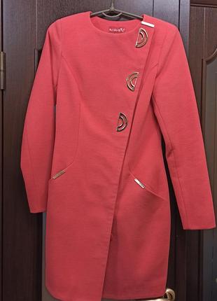 Яскраве шерстяне пальто xs