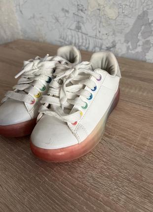 Кросівки next