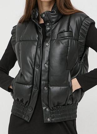 Жилетка guess з імітації шкіри на утепленні