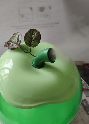 Зволожувач повітря (зелене яблуко) б/у. в ідеальному стані.4.5 літра — 35 кв. м.3 фото