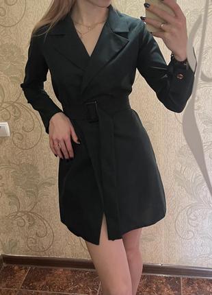 Платье с поясом