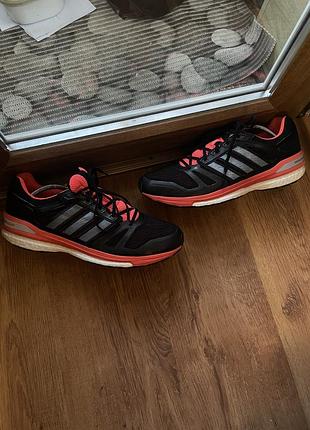 Спортивные кроссовки adidas