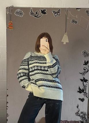 Теплый свитерик с орнаментом