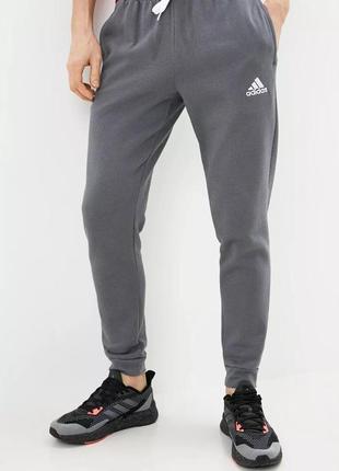 Мужские брюки adidas состояние новых