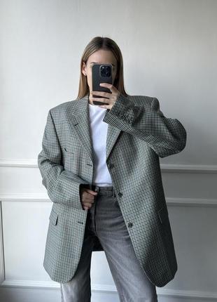 Піджак у клітинку з чоловічого плеча оверсайз вінтаж