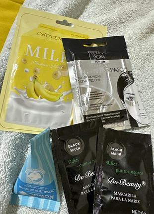 Лот, набор косметики+ косметичка